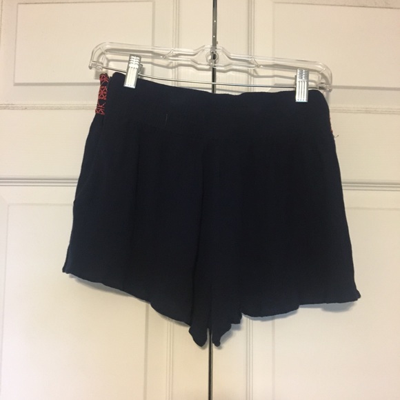 High-Waisted Flowy Navy Shorts (Francesca’s) - Picture 2 of 2